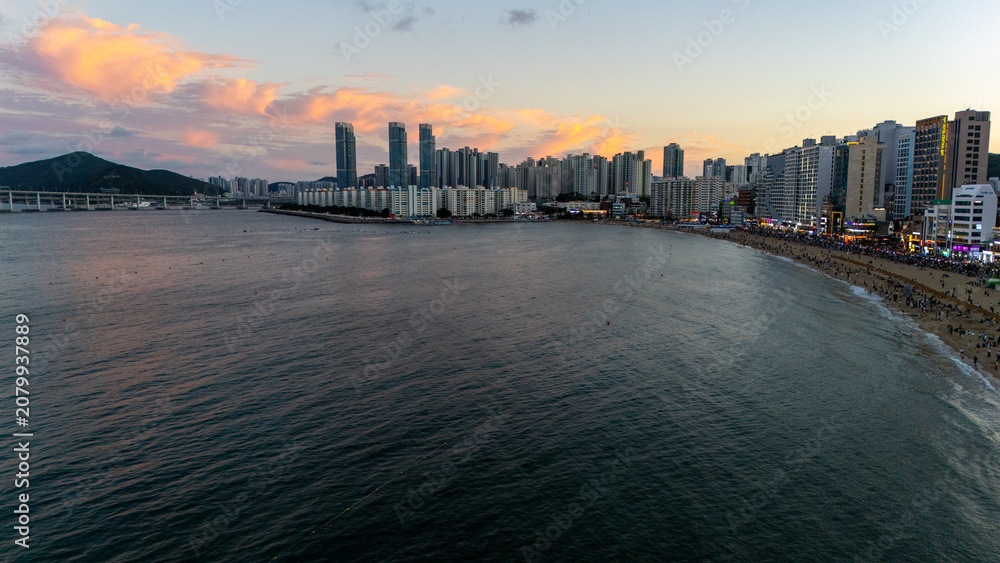 Fototapeta premium Gwangalli beach busan skyline overview at sunset