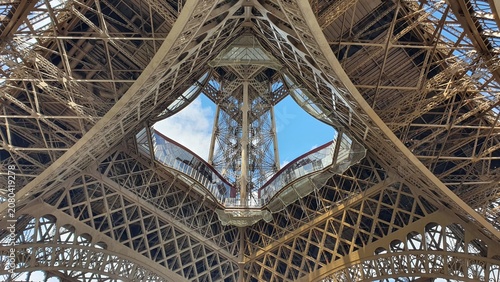 Obraz na plátně Architectural details of the Eiffel Tower metal lattice construction