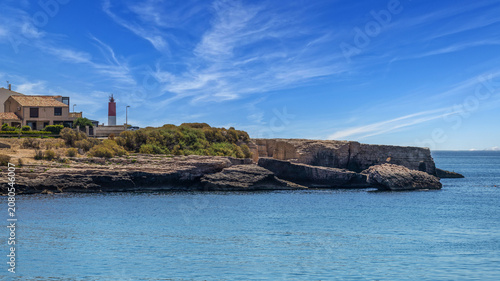 Phare le long de la côte méditerranée à Carro en Provence
