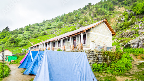 Tableau sur toile Khaliya Top base camp is situated in the Kumaon Himalayas of Uttarakhand, near t