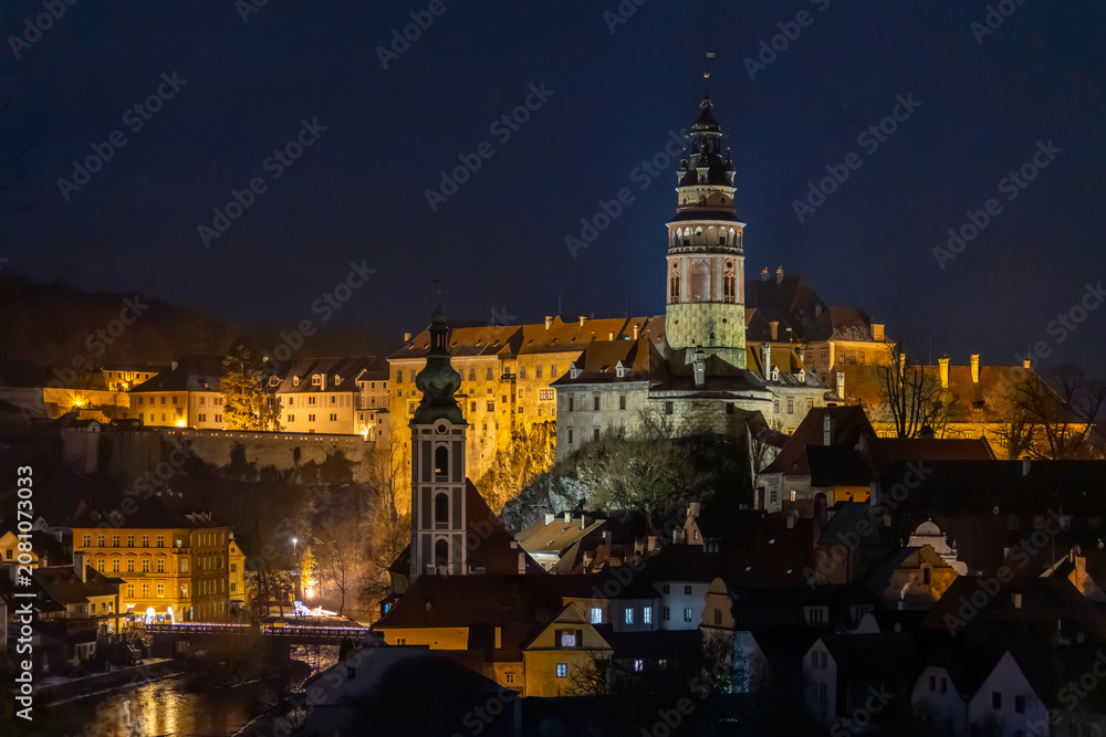 Obraz premium Cesky Krumlov castle tower and old town night view