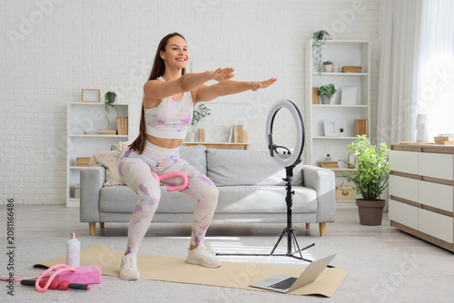 Sporty young woman with exp...