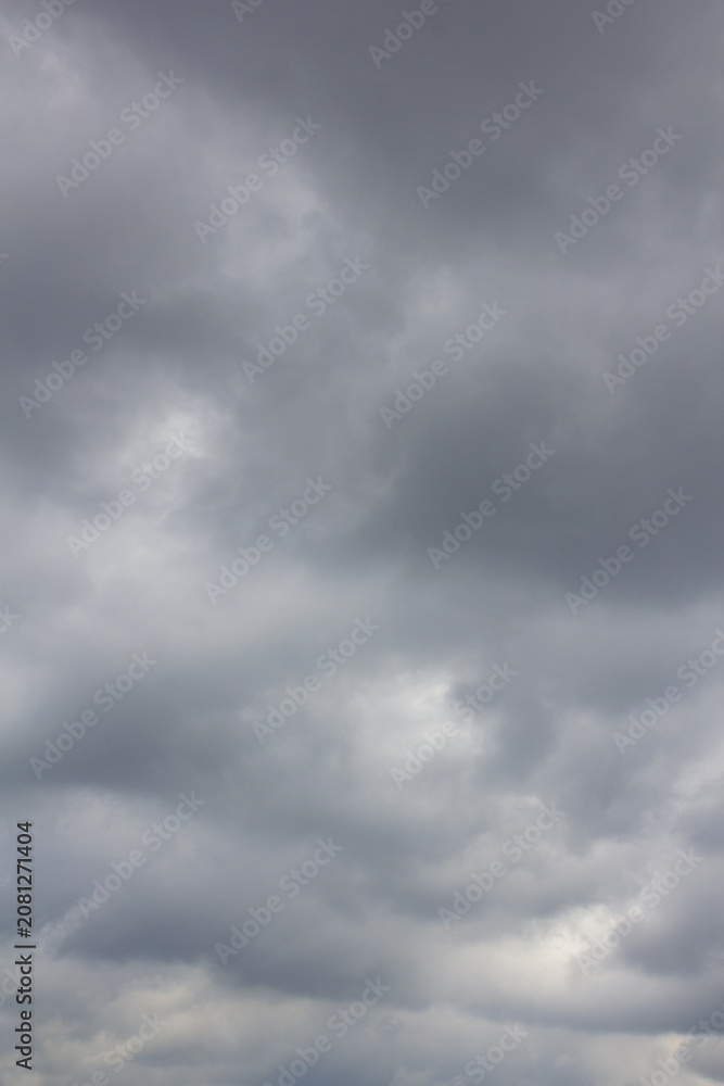 Fototapeta premium It is a sky full of dark clouds.