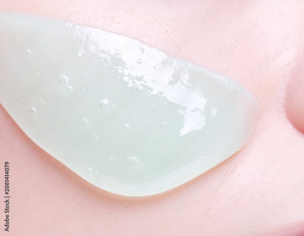 Fototapeta premium Close-up of Transparent Cosmetic Gel Texture with Water Bubbles 