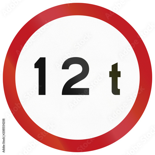 Photos Road sign used in Jamaica - No vehicles exceeding 12 tonnes