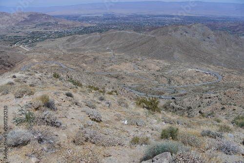 Serpentinenstraße auf dem Weg nach Palm Springes