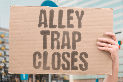 Foto "Alley trap closes" Narrow passages confine hot air