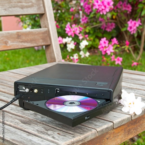 Outdoor entertainment device