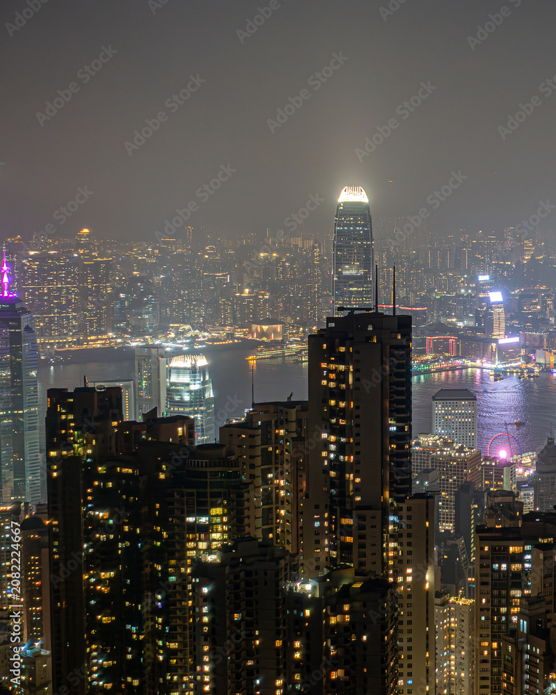 Fototapeta premium Hong Kong skyline at night from Victoria Peak