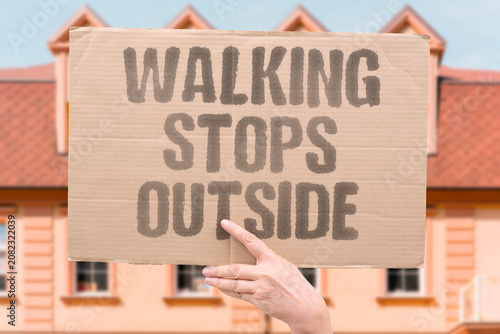 Foto "Walking stops outside" No one ventures out by foot