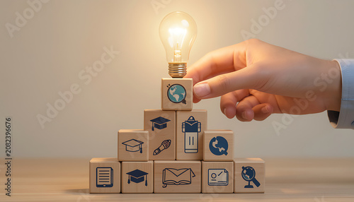Innovation Pyramid – Light Bulb and Teamwork Blocks