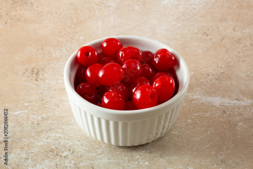 Bild auf Leinwand A view of a bowl of maraschino cherry.