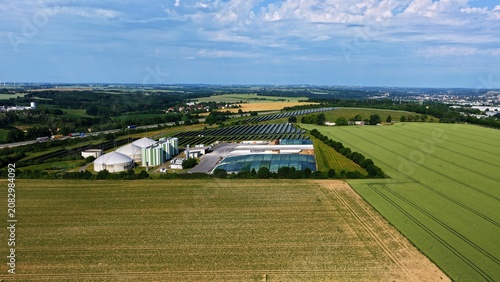 Foto Wide Aerial Renewable Energy Park Solar Farm Biogas Plant
