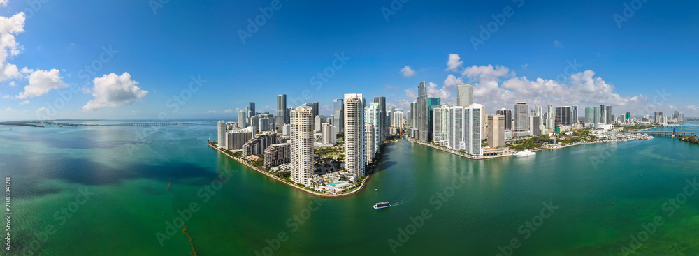 Obraz premium Aerial view of Brickells skyline. Panoramic cityscape of Brickell Miami. Skyscrapers of Brickell. Scenic view of the Brickell financial district. Brickell in Miami Beach.