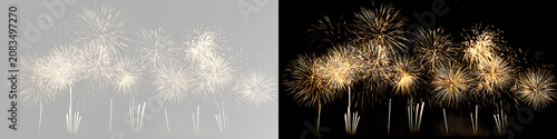 Foto Golden holiday fireworks display with glowing pyrotechnic explosions sparkling c