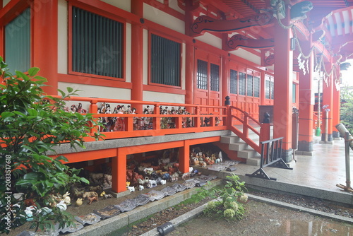 Slika na platnu A Japanese shrine : a scene of the precincts of Awashima-jinja Shrine in Wakaya