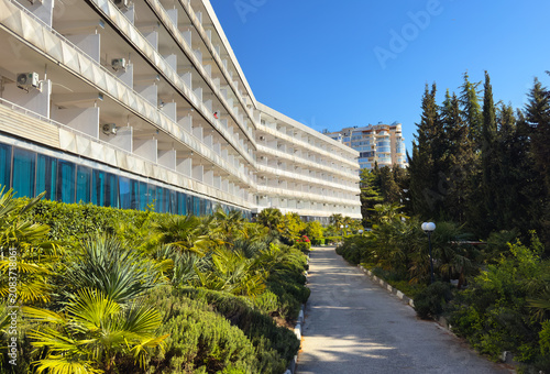 Slika na platnu Modern health resort complex with a tropical garden in Yalta, Crimea
