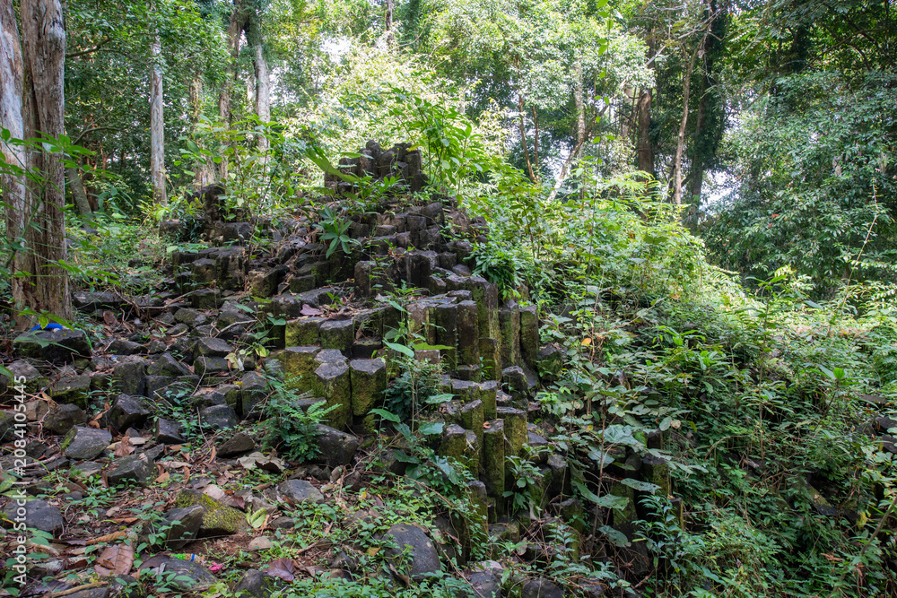 Fototapeta premium THAILAND CHANTHABURI STONE FOREST KHAO TO MO