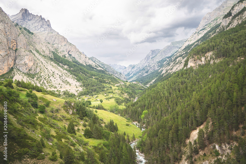 Fototapeta premium Vallée de l'Ubaye, Alpes-de-Haute-Provence, France