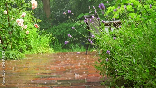 Regen im Sommer -  Terrasse, Regensommer, Norddeutschland