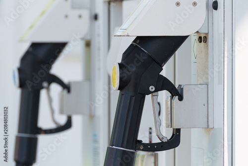 Public hydrogen refuelling station with dispensers for zero emission vehicles