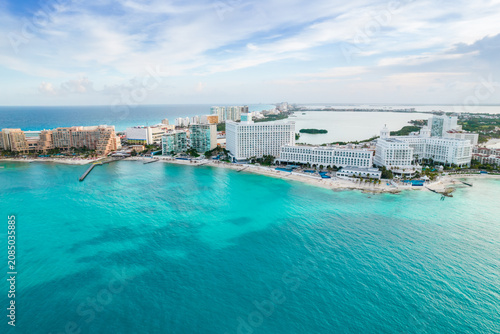 Cuadro en lienzo Aerial panoramic view of Cancun beach and city hotel zone in Mexico