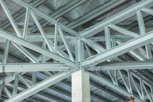 Modern steel roof truss structure with insulation