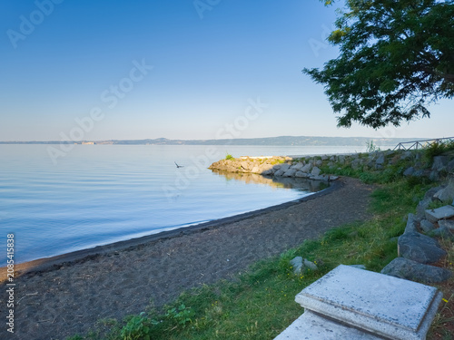 Foto A view of Lake Bolsena, Umbria, Italy