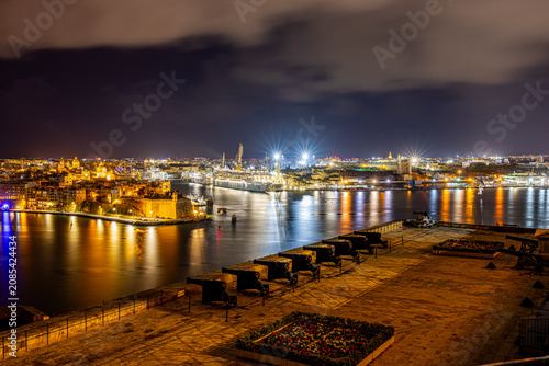 Foto Upper Barracca Gardens, Nacht Valletta, Malta, in Europe