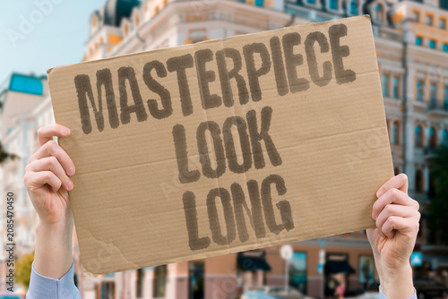 Foto "Masterpiece look long" Great art requires sustained attention