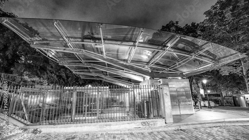 Tableau sur toile Night view of Montmartre funicular glowing in Paris.