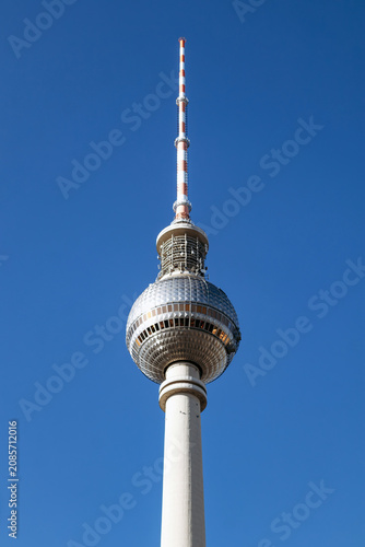 Foto Berlin, Germany - April 22, 2026: Close-up views of the Berlin TV Tower (Fernseh