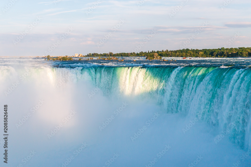 Fototapeta premium View of the Niagara Fall, grate waterfall