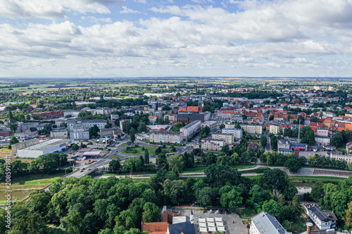 Racibórz, piękne miasto na Śląsku w Polsce, panorama z lotu ptaka latem.