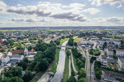 Racibórz, piękne miasto na Śląsku w Polsce, panorama z lotu ptaka latem.