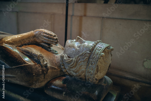 Obraz na plátně The recumbent funerary effigy of King Richard the Lionheart rests inside Notre D