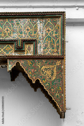 Tableau sur toile Morocco - Tangier - Kasbah - Ornate Painted Wooden Corner Bracket Detail