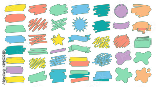 Eine Sammlung von handgezeichneten bunten Textmarkierungen, Kritzeleien, Bannern und abstrakten Formen in verschiedenen Pastellfarben auf weißem Hintergrund für kreative Designs.