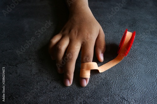 Foto A roll of medical tape (surgical tape)