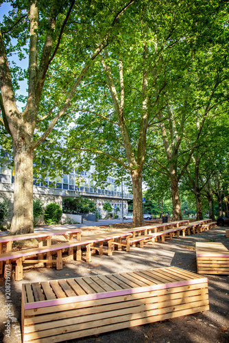 Contemporary public space in Geneva designed for community life and outdoor recreation. Sustainable urban planning and green infrastructure create an inclusive environment for everyday use