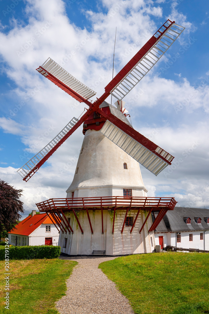 Fototapeta premium Düppeler Mühle/Dybbol Molle bei Sonderborg/Sonderburg Dänemark