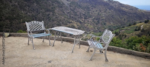 Gemütlicher Platz mit zwei Stühlen auf La Palma