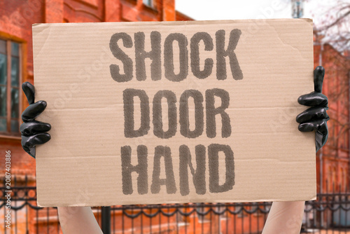 Фотография "Shock door hand" That zing from touching the metal knob