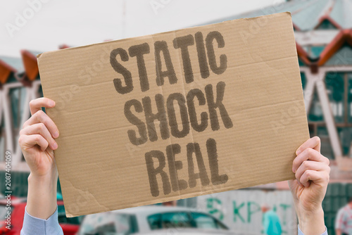 Cuadro en lienzo "Static shock real" That unexpected zap from the door handle