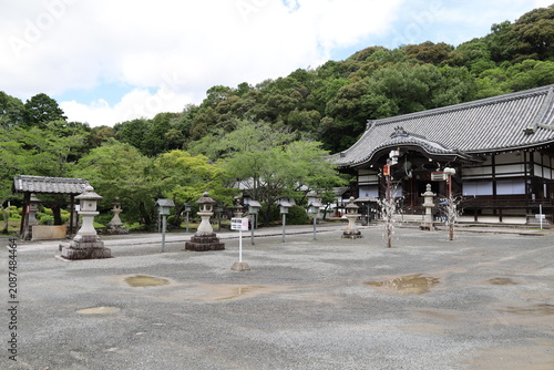 Foto A Japanese temple: a scene of the precincts of Negoro-ji Temple in Iwade City in