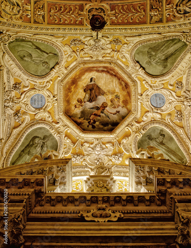 Konstfotografi Art and decorations and architecture inside the catholic church of Saint Anne, G