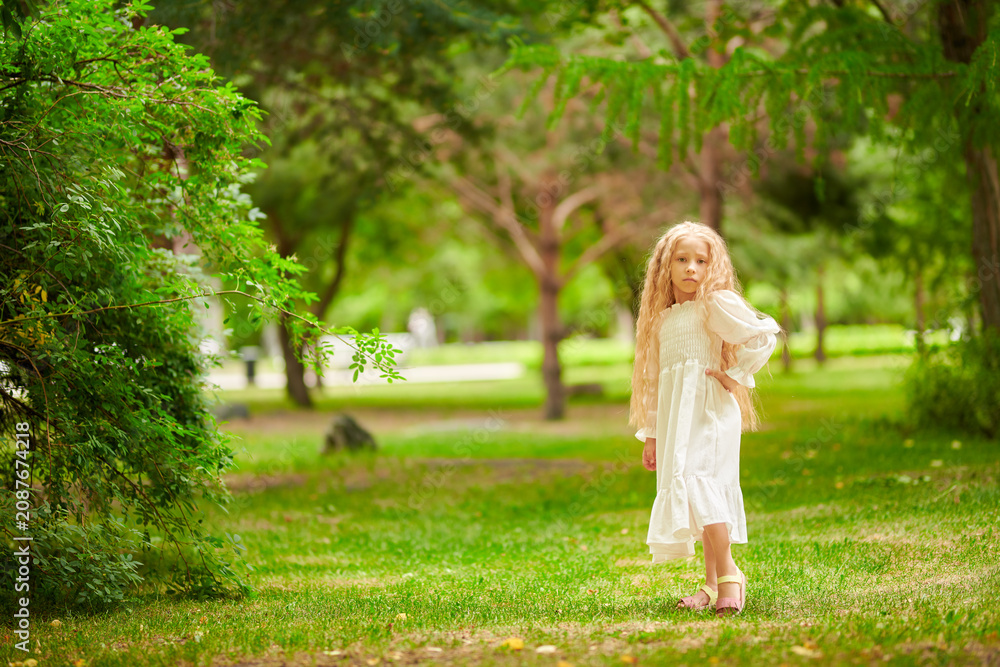 Obraz premium Park Princess Dress