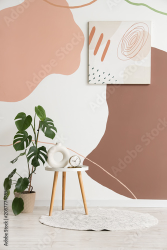 Stylish coffee table with h...