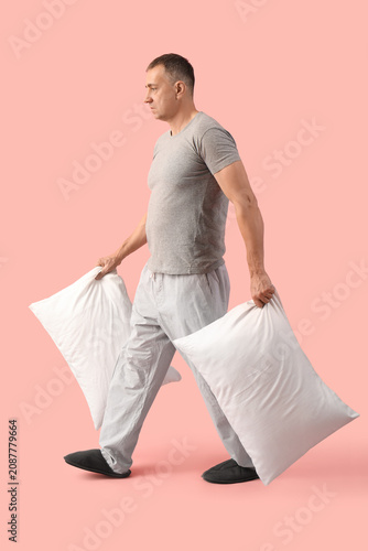 Handsome mature man in styl...