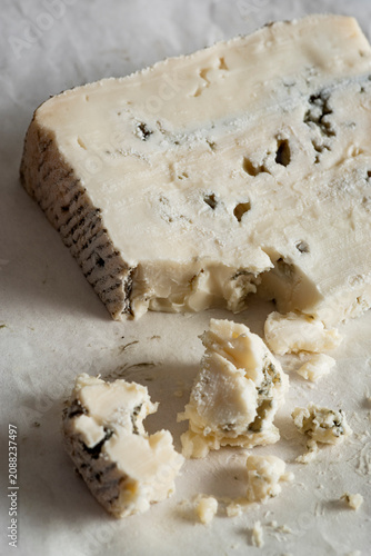 Tableau sur toile Stracchino vecchio or gorgonzola.